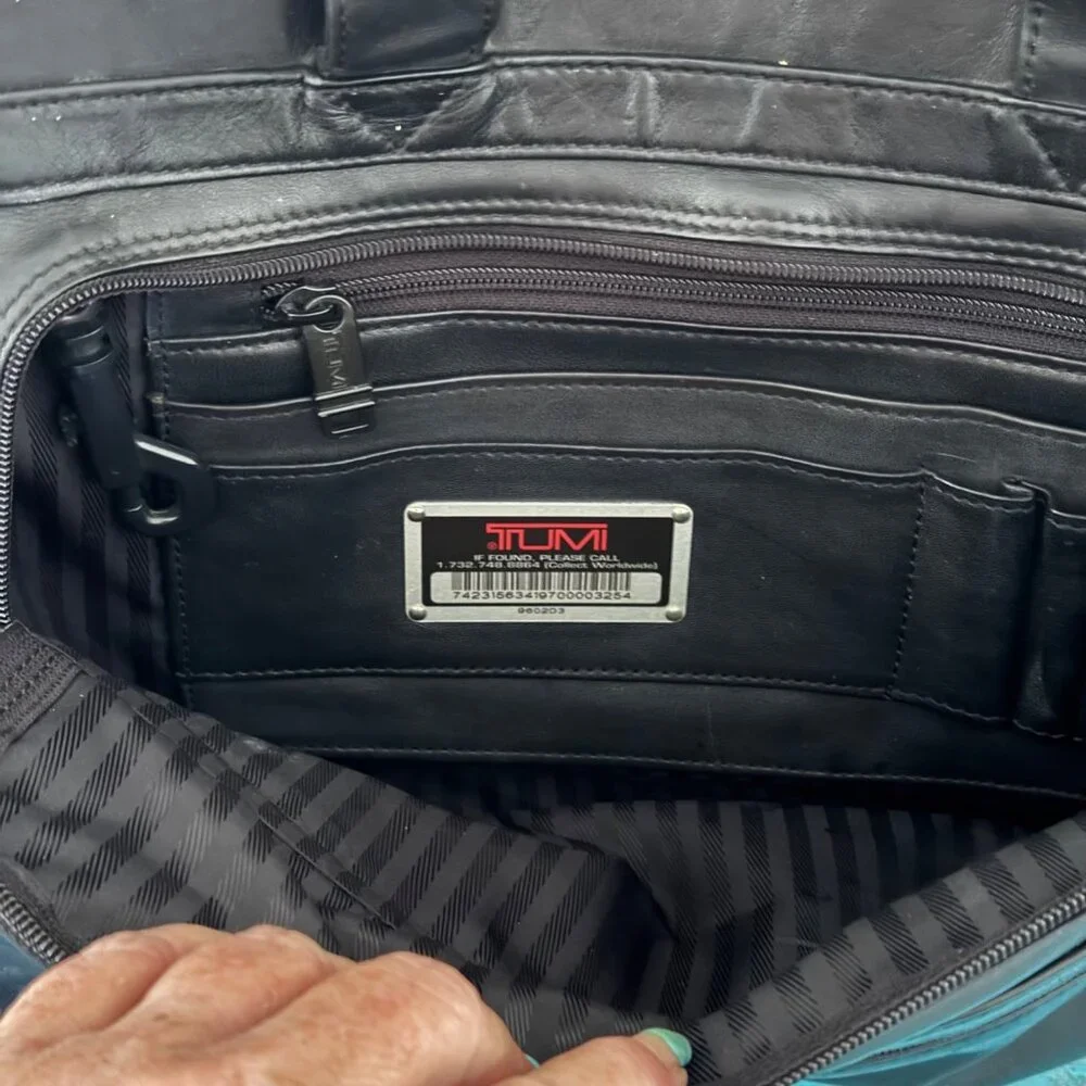 Vintage Tumi Black Leather Expandable Computer Bag/Briefcase *Missing Strap*
